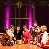 浅草紅團舞台写真